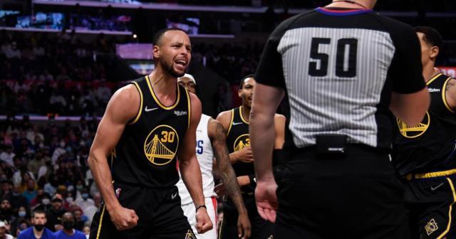 1667900402225060358.jpg steph-curry-is-enraged-by-a-non-call-on-a-shot-attempt_17o208uyvrgim1q7wlap91p7rt.jpg