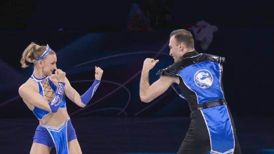 开云登录入口地址-选手庆祝首枚冬奥奖牌 竟上演现实版《真人快打》?!