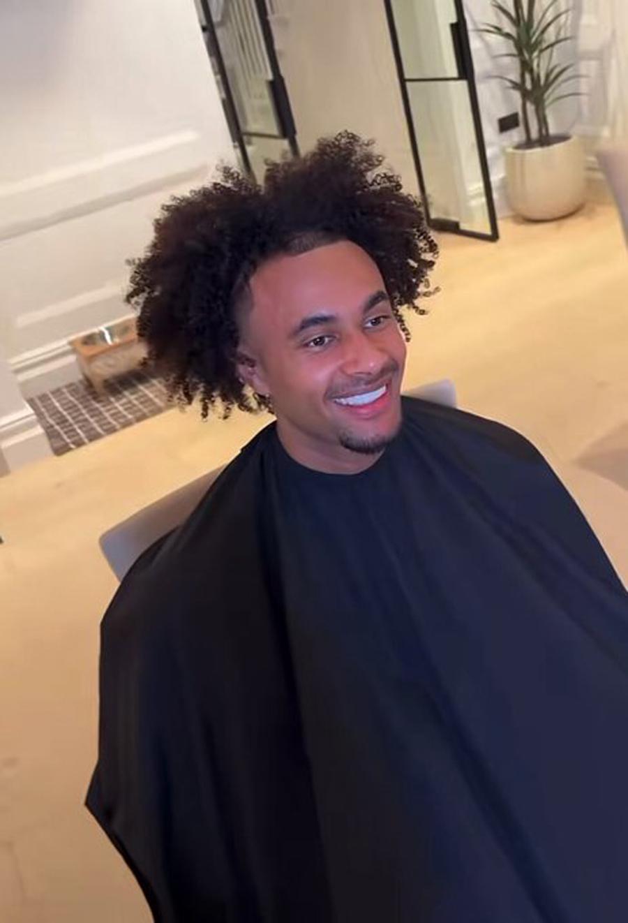 开云体育app-曼联一人决定离队，被强留无缘世界杯！马兹拉维恢复训练可战维拉