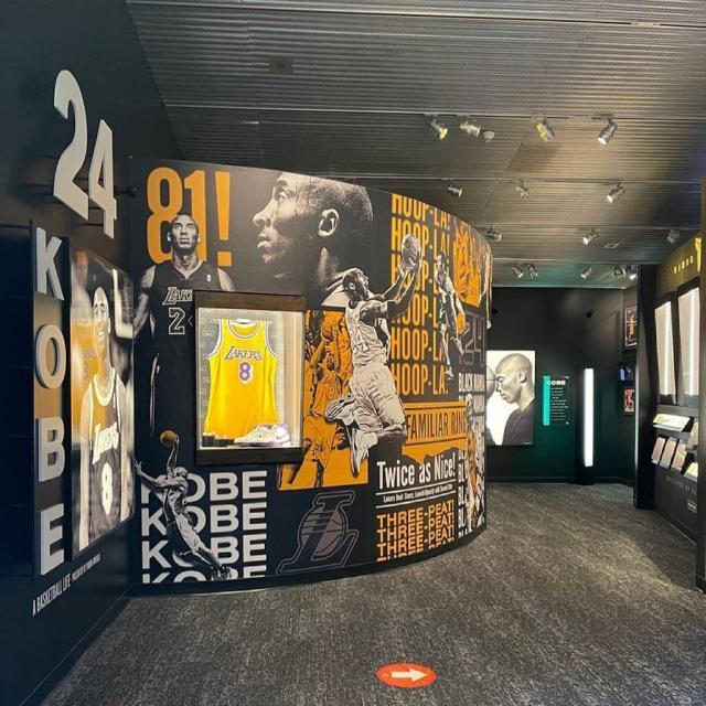 开云电子-名人堂典礼即将举行 众人追忆与科比的点滴经历