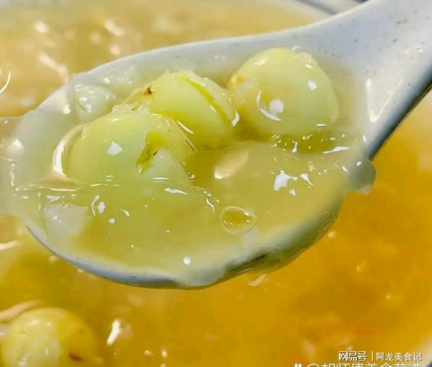 开云登录入口地址-莲子和它天生一对，再贵也值得吃！慢火熬煮一锅，特养人、有滋味